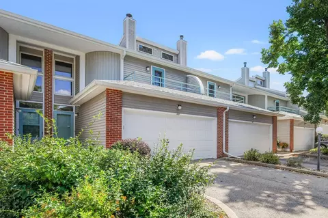 69 Ponwood Cir, Madison, WI 53717