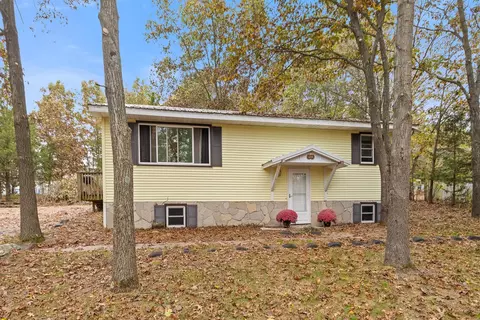 24 Country Ln, Wisconsin Dells, WI 53965