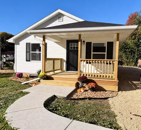 1617 E Road 3, Edgerton, WI 53534