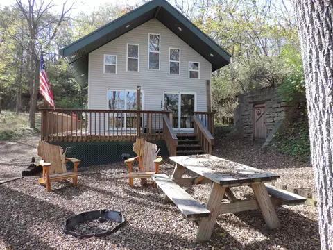 1200 Thorpe Rd, Rewey, WI 53580