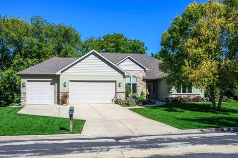 2052 Corinth Dr, Sun Prairie, WI 53590