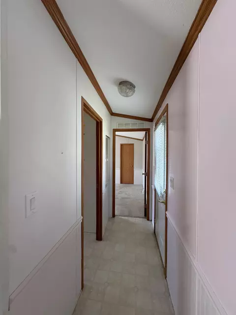 Entry Way - 2208 Edgeview Dr, Monroe, WI 53566 photo 2 of 3