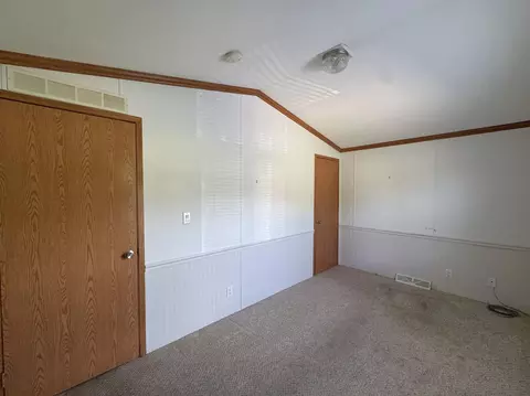 Bedroom - 2208 Edgeview Dr, Monroe, WI 53566 photo 7 of 9