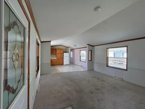 Living - 2208 Edgeview Dr, Monroe, WI 53566 photo 2 of 6
