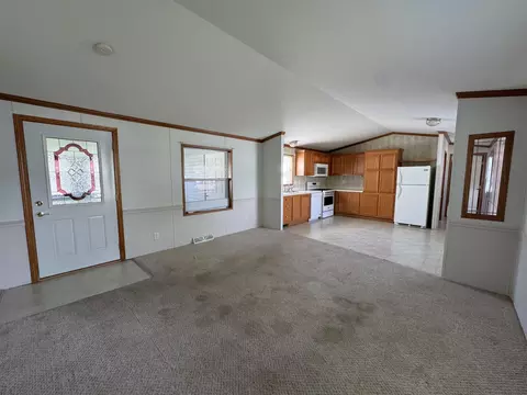 Living - 2208 Edgeview Dr, Monroe, WI 53566 photo 3 of 6