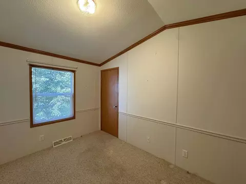 Bedroom - 2208 Edgeview Dr, Monroe, WI 53566 photo 4 of 9