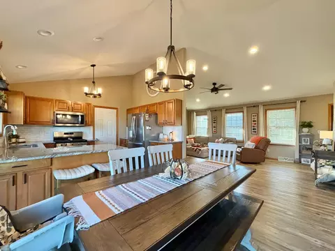 Dining - 1011 E Whippoorwill Way, Beloit, WI 53511 photo 1 of 5
