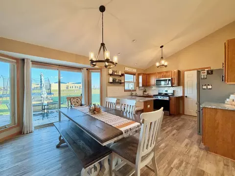 Dining - 1011 E Whippoorwill Way, Beloit, WI 53511 photo 2 of 5