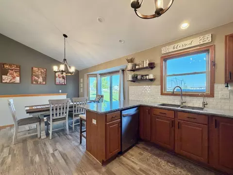 Kitchen - 1011 E Whippoorwill Way, Beloit, WI 53511 photo 4 of 4