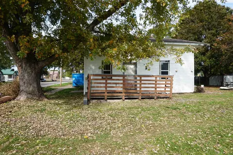 808 S Michigan St, Prairie Du Chien, WI 53821