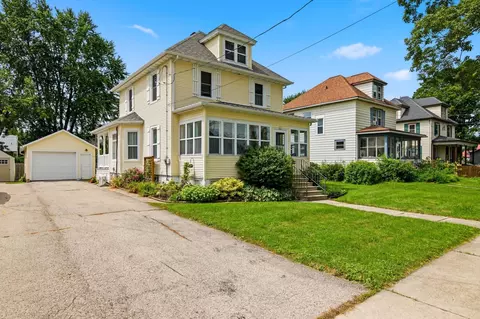 331 W Harrison St, Columbus, WI 53925