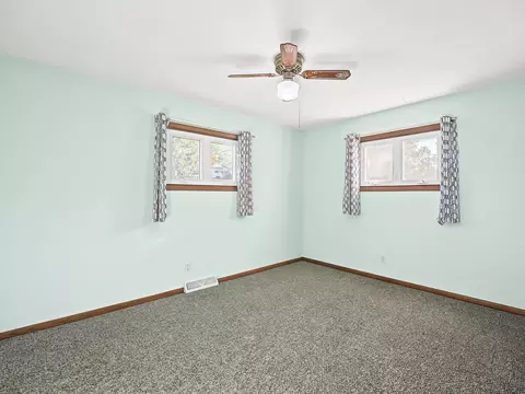 Bedroom - 106 25th Ave #B, Monroe, WI 53566 photo 1 of 7