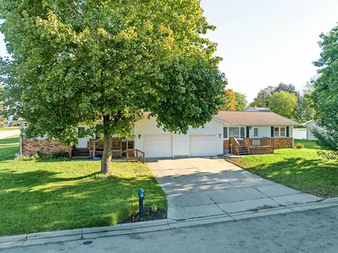 Exterior - 106 25th Ave #B, Monroe, WI 53566 photo 8 of 9