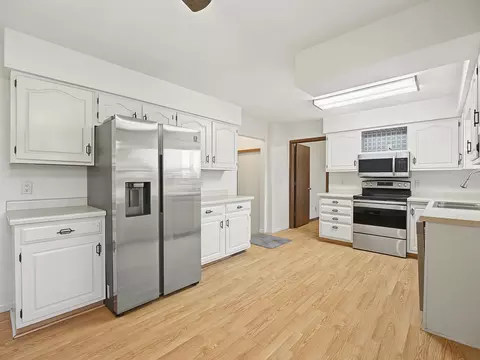 Kitchen - 106 25th Ave #B, Monroe, WI 53566 photo 3 of 6