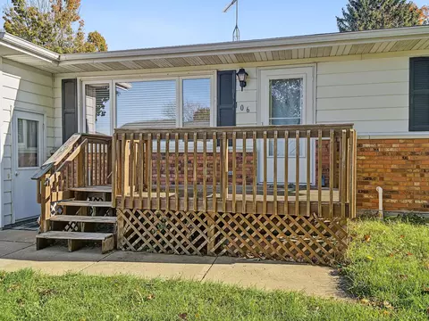 Exterior - 106 25th Ave #B, Monroe, WI 53566 photo 2 of 9