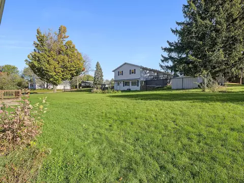 Exterior - 106 25th Ave #B, Monroe, WI 53566 photo 3 of 9