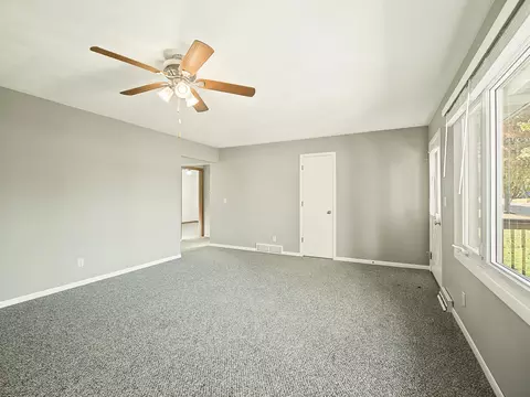 Living - 106 25th Ave #B, Monroe, WI 53566 photo 4 of 5