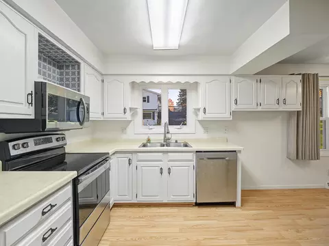 Kitchen - 106 25th Ave #B, Monroe, WI 53566 photo 5 of 6