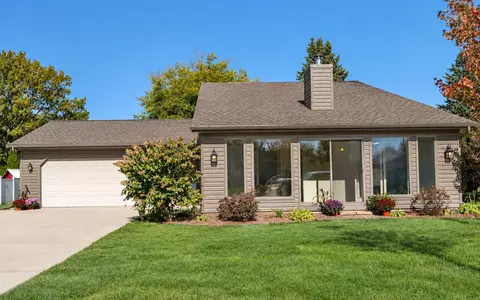 3431 Spruce St, Janesville, WI 53546