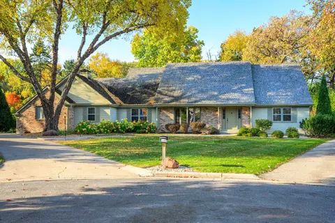 110 Horseshoe Bnd, Madison, WI 53705