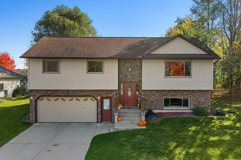 23 Barbara Ann Dr, Reedsburg, WI 53959