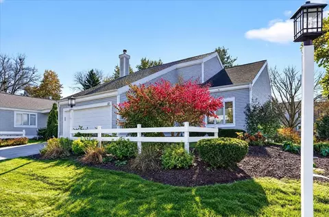 17 Oak Creek Trl, Madison, WI 53717