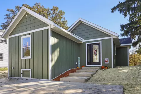 417 Killdeer Ct, Burlington, WI 53105