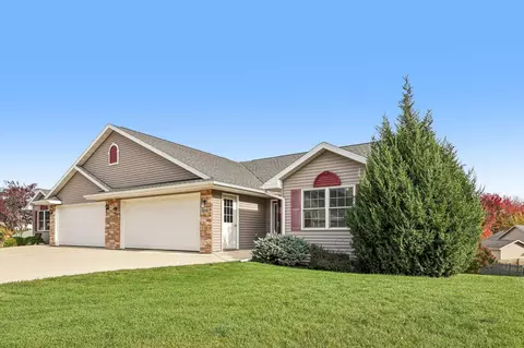 1010 4th St, Monroe, WI 53566