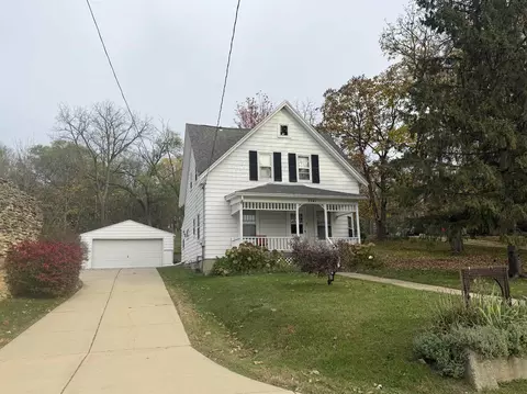 Exterior - 32413243 S Riverside Dr, Beloit, WI 53511 photo 1 of 17