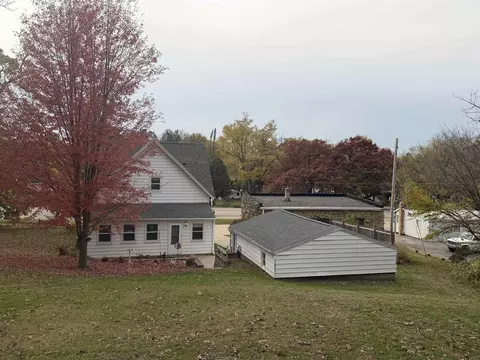 Exterior - 32413243 S Riverside Dr, Beloit, WI 53511 photo 8 of 17