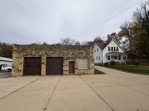 Exterior - 32413243 S Riverside Dr, Beloit, WI 53511 photo 12 of 17