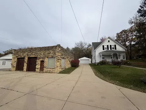Exterior - 32413243 S Riverside Dr, Beloit, WI 53511 photo 13 of 17