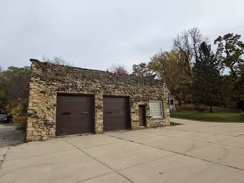 Exterior - 32413243 S Riverside Dr, Beloit, WI 53511 photo 11 of 17