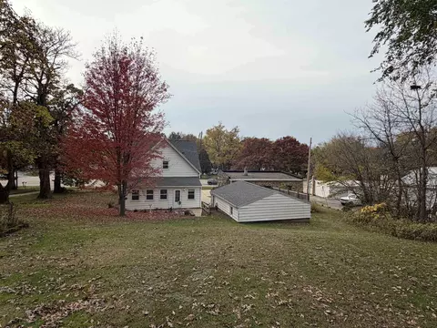 Exterior - 32413243 S Riverside Dr, Beloit, WI 53511 photo 9 of 17