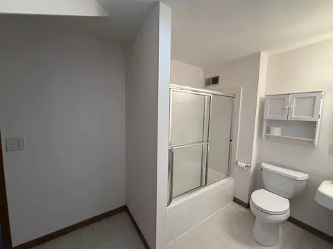 Bath - 32413243 S Riverside Dr, Beloit, WI 53511 photo 4 of 4