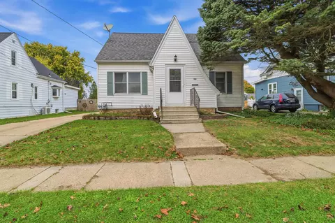 112 Burchard St, Beaver Dam, WI 53916