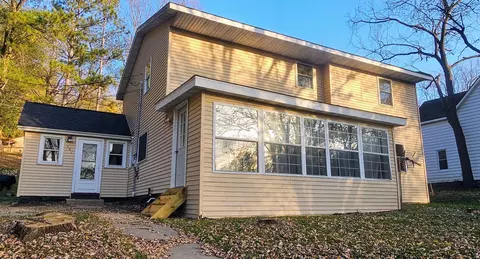 587 N Walnut St, Richland Center, WI 53581