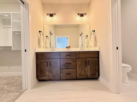 Bath - Unit 15 Timberlane Circle, Deforest, WI 53532 photo 2 of 4