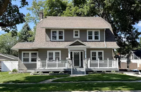915 N Garfield Ave, Janesville, WI 53545