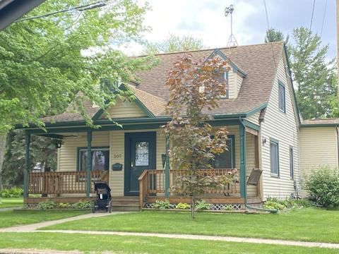 207 Griswold St, Ripon, WI 54971 photo 1