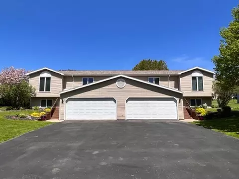 675 W Blackhawk Dr #673, Fort Atkinson, WI 53538