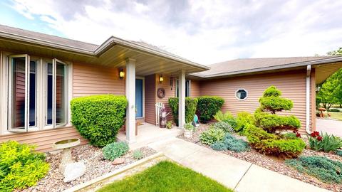 w6143 North Thornapple Court, Fort Atkinson, WI 53538
