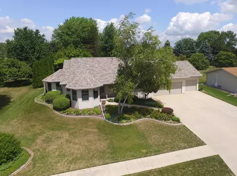 704 Sunrise Ave, Waupun, WI 53963