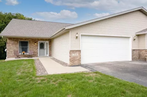 1614 Stacy Ln, Fort Atkinson, WI 53538