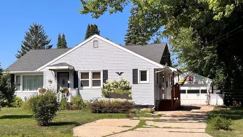 1502 S 10th St, Watertown, WI 53094