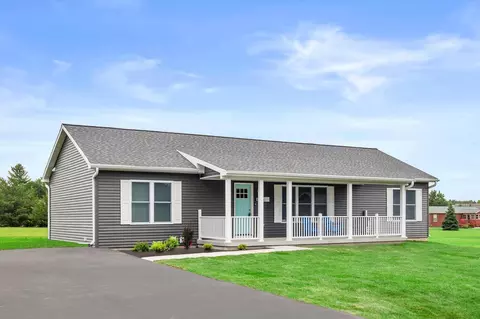 290 Oakbrook Dr, Wisconsin Dells, WI 53965