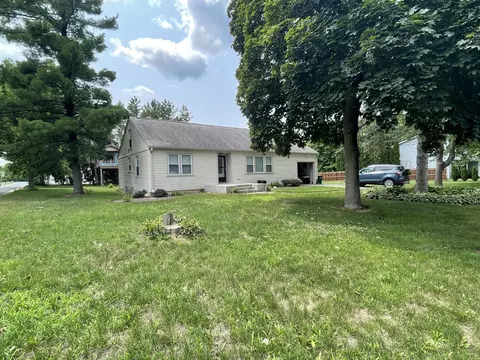 16 Margaret Ave, Fort Atkinson, WI 53538