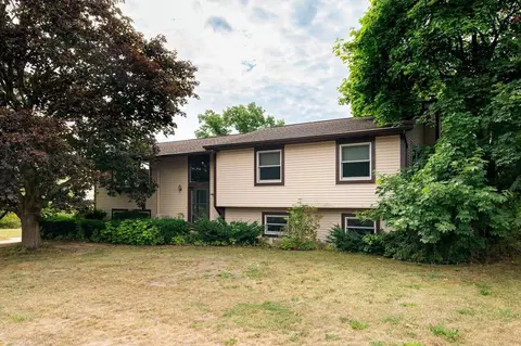 909 E Court St, Viroqua, WI 54665