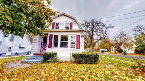 437 Mccomb St, Fort Atkinson, WI 53538