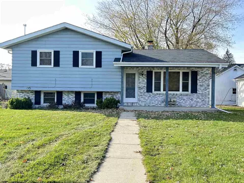 251 S Ann St, Hustisford, WI 53034